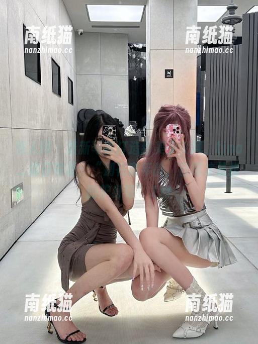 秀人网-tina_甜仔 秀人网 - 最新写真打造甜美少女风,tina_甜仔寄语:“别在意年龄,自嘲才是我的护身符”.txt