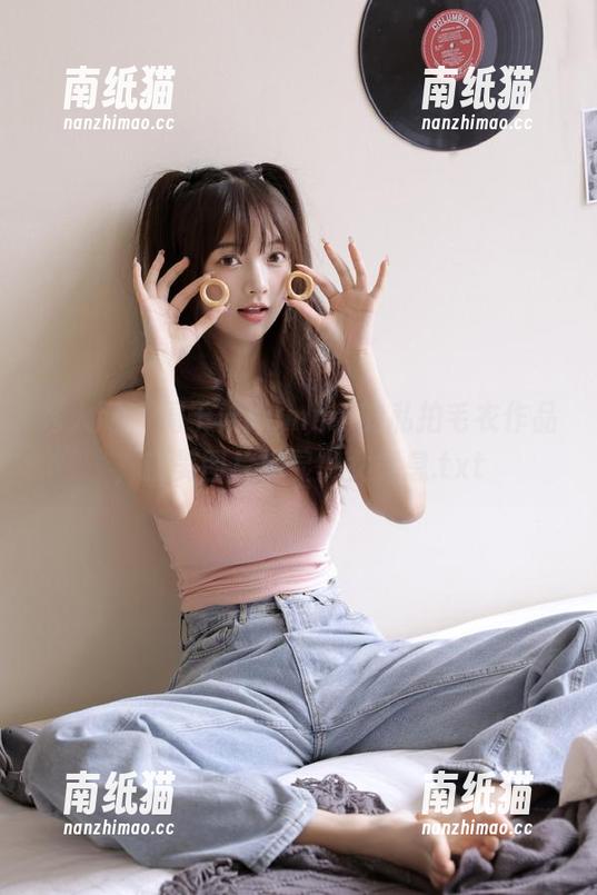 秀人网-周于希dummy 秀人网 - 周于希dummy的私拍毛衣作品,精美图片尽显少女气息.txt