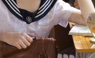 秀人网 – 福利大放送！夏诗雯Sally泳池图集带你畅游清凉世界！.txt