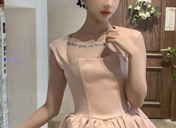 秀人网 – 娜比带你体验妹妹的无圣光图集，触动心灵的视觉震撼.txt