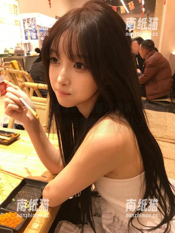 秀人网-张庭蓉 秀人网 - 深度解析张庭蓉JK图集,分享她每一张作品背后的故事与灵感!.txt
