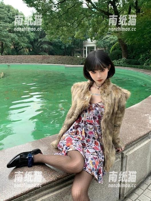 秀人网-月野兔美妞 秀人网 - 高清月野兔美妞夏天全集:夏日阳光中的绝美写真作品.txt