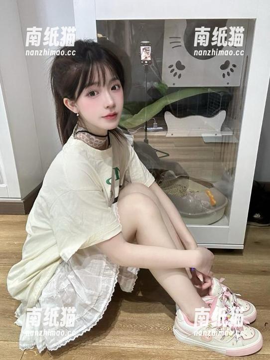 秀人网-李可可 秀人网 - 李可可的白色写真作品集:用镜头讲述优雅与沉静的故事.txt