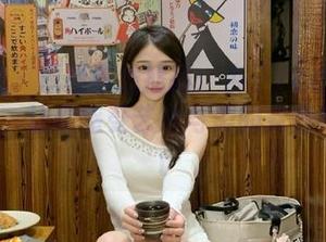 秀人网 – 原图在线播报：杏子Yada的美腿作品，让你感受艺术与美的完美结合.txt