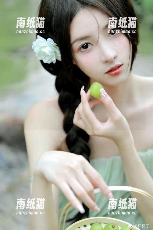 秀人网-汁汁 秀人网 - 汁汁独家写真集,油亮的原图让人忍不住想收藏所有!.txt
