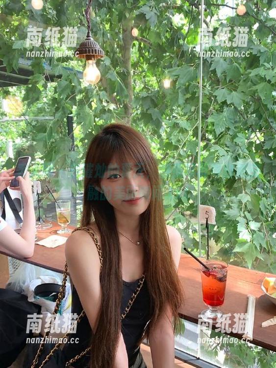 秀人网-璀灿 秀人网 - 在璀灿的夏天,感受写真与自然交融的美丽瞬间.txt