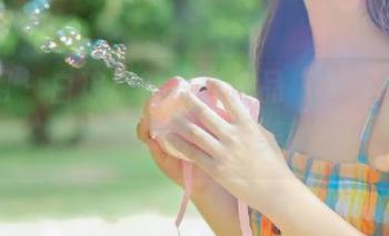 秀人网 – 白琮瑗的写真作品“妹妹”全新更新，探索她心中关于美的定义.txt