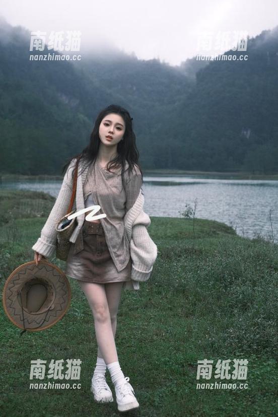 秀人网-筱慧cindy 秀人网 - 走进职场时尚,观看筱慧cindy职业装的原图,感受她对职业生活的独到理解!.txt