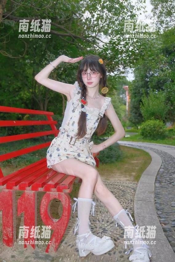 秀人网-许诺Sabrina 秀人网 - 许诺Sabrina黑丝写真集:高清画面带你领略时尚与优雅的无缝融合.txt
