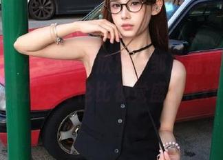 秀人网 – 高清图册欣赏：邹晶晶裤里丝带来的无与伦比视觉盛宴.txt