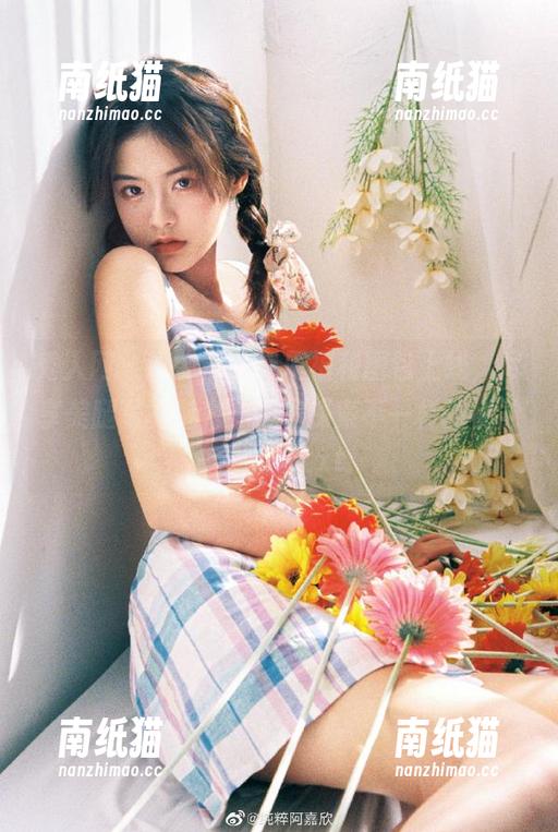 秀人网-麦田 秀人网 - “麦田”专属福利图包上线,尽享美腿写真魅力,带你探索不一样的视觉艺术!.txt