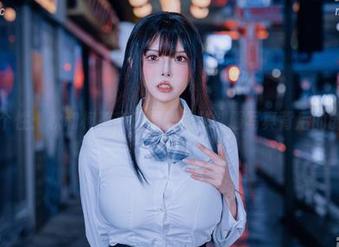 时尚与个性：秋和柯基高清图册揭秘制服写真背后的创意.txt
