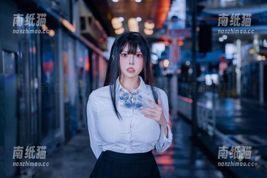 秋和柯基 时尚与个性:秋和柯基高清图册揭秘制服写真背后的创意.txt