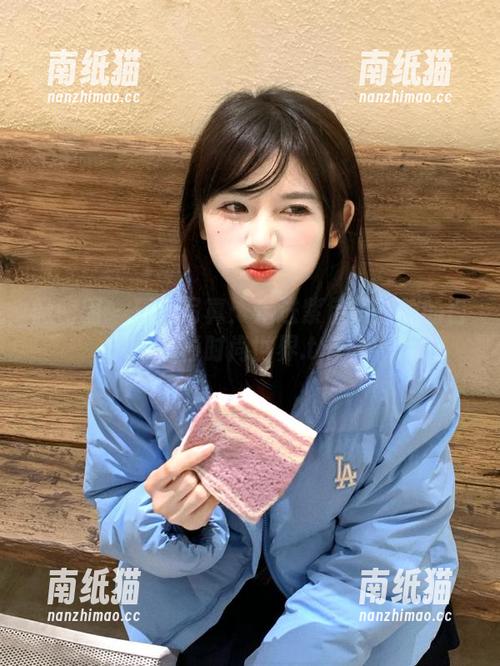 紫色哒豚豚 微密圈 - 精选写真:走进紫色哒豚豚的白衬衫时尚世界.txt