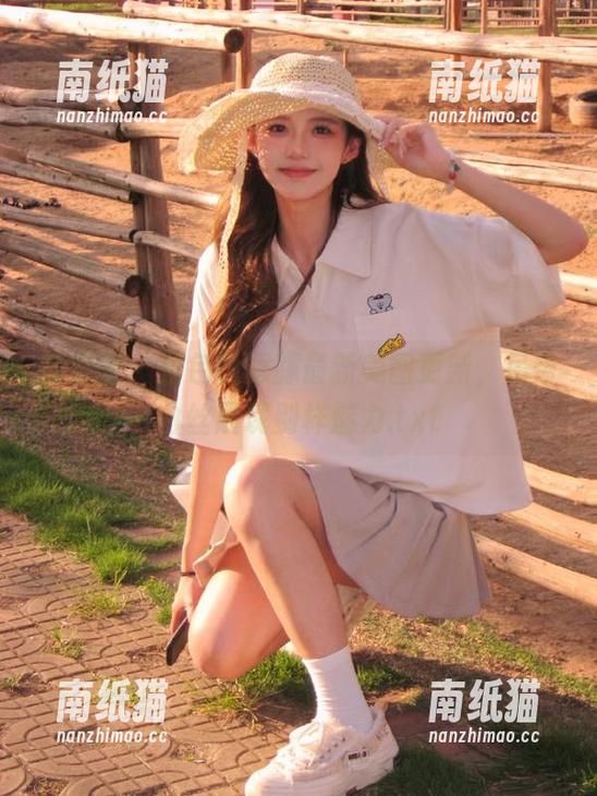 紫色哒豚豚 微密圈 - 紫色哒豚豚最新美图更新,吊带白丝展现别样魅力.txt