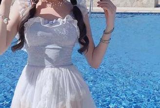微密圈 – 探索纪念小小v的蕾丝袜写真，私房图片中的优雅与魅惑.txt