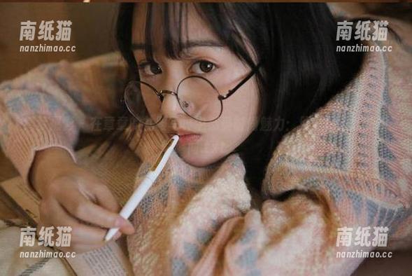 绮梦摄影-章章 绮梦摄影 - 在章章的礼服写真中感受时尚魅力:照片记录珍贵瞬间.txt