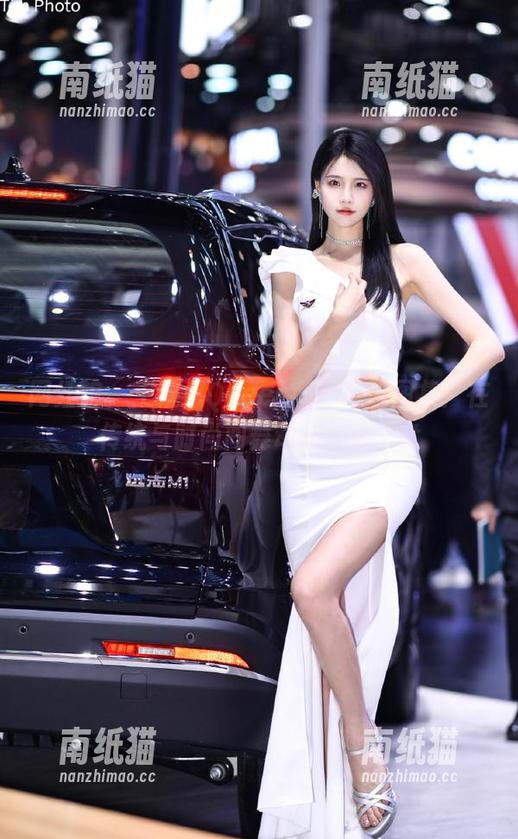 网红馆-王婉悠Queen 网红馆 - 王婉悠Queen和服写真图集:在传统与时尚间舞动的魅力.txt