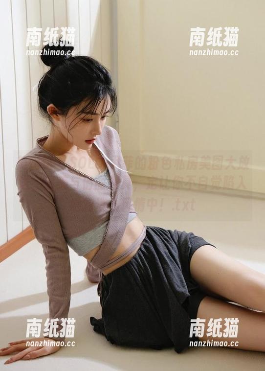 美媛馆-SOLO-尹菲 美媛馆 - SOLO-尹菲的粉色私房美图大放送,甜美与俏丽兼具,定让你不自觉陷入她的迷人风情中!.txt