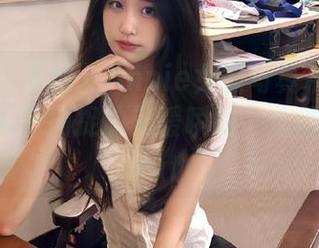 美媛馆 – 子纯儿Annie女友写真精选图包：在镜头下捕捉的温暖瞬间，值得珍藏！.txt