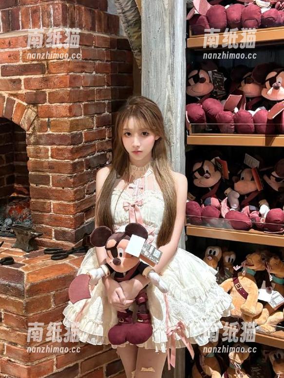 美媛馆-潘娇娇 美媛馆 - 看见潘娇娇少女的真实一面,快来观看这份美丽图包.txt