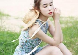 艺图语 – 甜菜养成计划白色写真精品合集：每一张壁纸都充满灵动与诗意.txt
