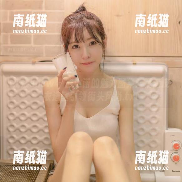 花漾show-熊小诺 花漾show - 熊小诺的魅力图集:精选皮衣造型引领街头风尚.txt