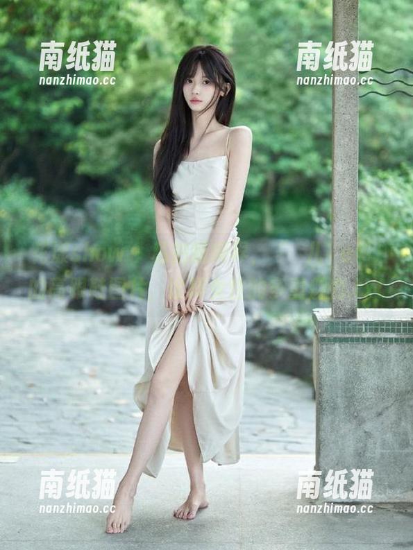 花漾show-玥儿玥er 花漾show - 私拍新境界,“玥儿玥er”的高跟鞋图片,诠释女性的多重魅力.txt