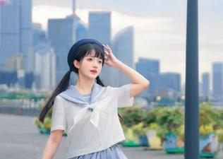花漾show – 她的牛仔裤作品：白茹雪Abby图集中瞬间的魅力与自信.txt