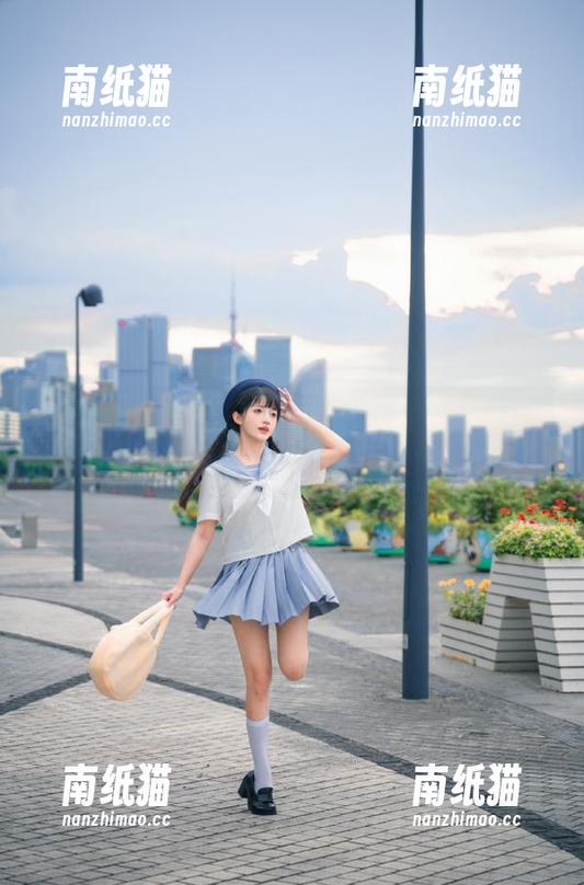花漾show-白茹雪Abby 花漾show - 她的牛仔裤作品:白茹雪Abby图集中瞬间的魅力与自信.txt