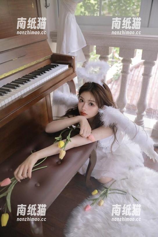 蓝小沂KiKi 蓝小沂KiKi校园写真图包,揭示无圣光背后的动人故事.txt