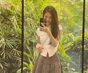 蜜桃社 – Gina的粉色写真图包：每一张都透露出她心中的浪漫与梦幻！.txt