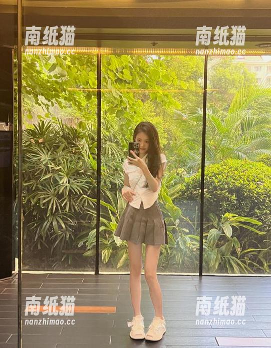 蜜桃社-Gina 蜜桃社 - Gina的粉色写真图包:每一张都透露出她心中的浪漫与梦幻!.txt