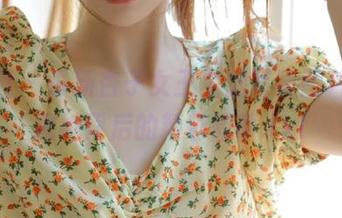 蜜桃社 – 最新杏子女王主题写真图片，猜测她背后的精彩故事.txt
