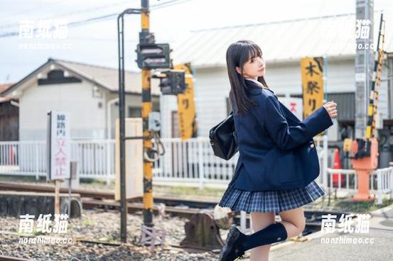 蜜桃社-雪梨sherry 蜜桃社 - 雪梨sherry校园写真合集:让我们一起走进这组精致的套图,重温热血青春岁月.txt