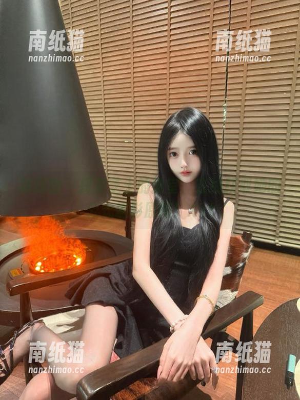 袜啵啵-芝士 袜啵啵 - 探索芝士的教室,在线获取她的公式摄影原图!.txt