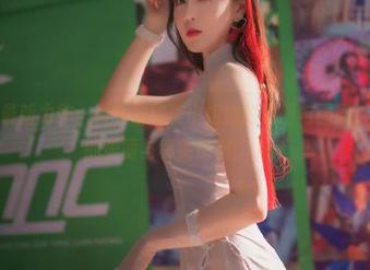 见新摄影最新力作：黄头发甜美小姐姐的原图与图册，捕捉瞬间的美丽与真实情感。.txt