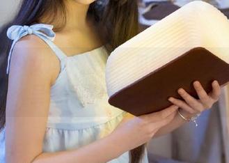 从校园少女风中精选，见新摄影图库为你呈现青春最美瞬间.txt