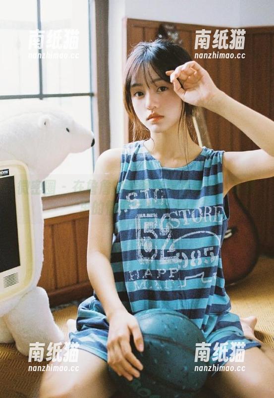 詹詹 微密圈 - 在詹詹的美图中寻找秘密:写真里的情感与故事.txt