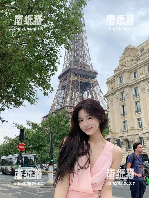 语画界-小尤奈 语画界 - 在线观看小尤奈女神的高清写真,细腻呈现她的柔美与力量.txt
