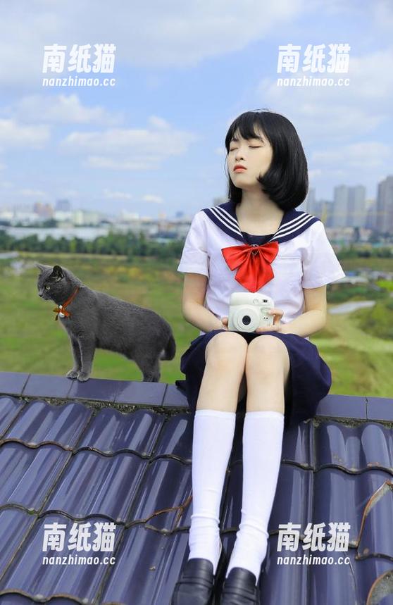 语画界-小海臀Rena 语画界 - 小海臀Rena的制服写真原图分享,细腻与诱惑并存,快来一睹为快!.txt