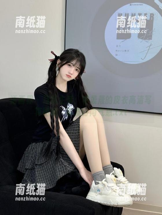 语画界-杨晨晨 语画界 - 精致生活:杨晨晨的皮衣高清写真图库,散发时尚气息.txt