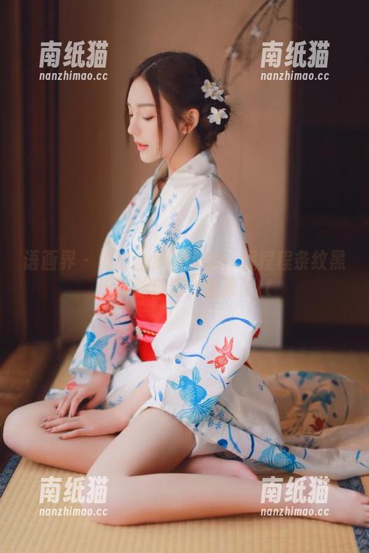 语画界-程程程 语画界 - 爱丽丝梦游仙境:程程程条纹黑丝吊袜精选作品集.txt