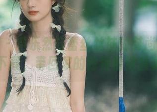 语画界 – 黄乐然与蕾丝丝袜的时尚碰撞：图库下载，带回家的独特视觉盛宴.txt