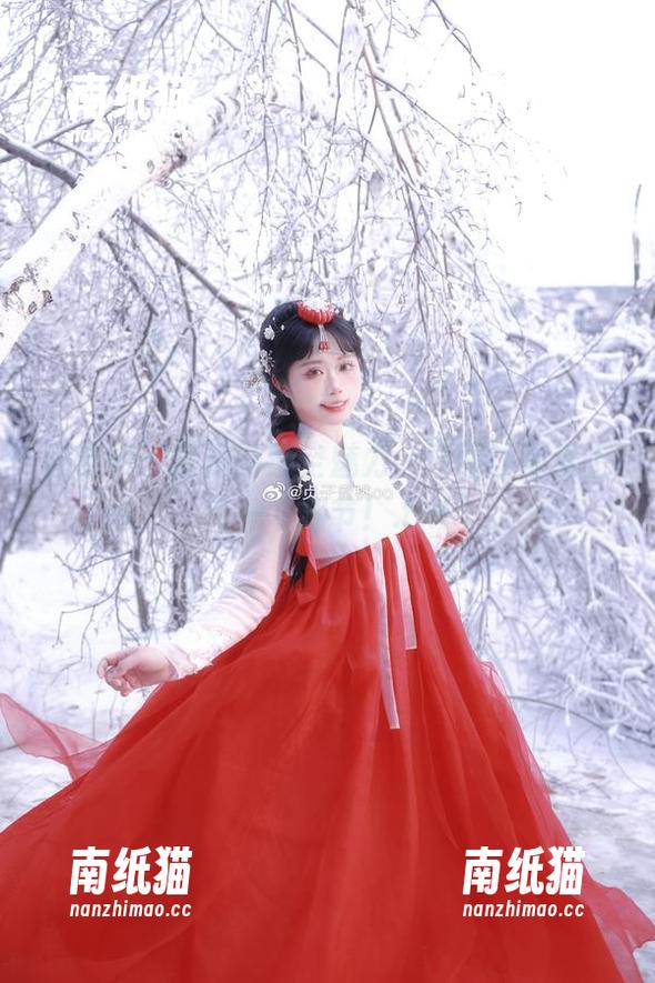 贞子蜜桃 感受贞子蜜桃的镂空魅力,原图让你爱上每一寸细节!.txt