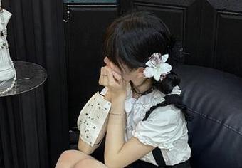 聚焦幸福时刻：逐月Su女儿的朋友写真合集，记录无尽的欢笑与快乐！.txt