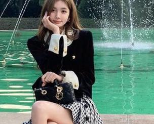 微密圈 – 醇子小姨女仆风格写真，乐享高清原图与珍藏套图合集！.txt