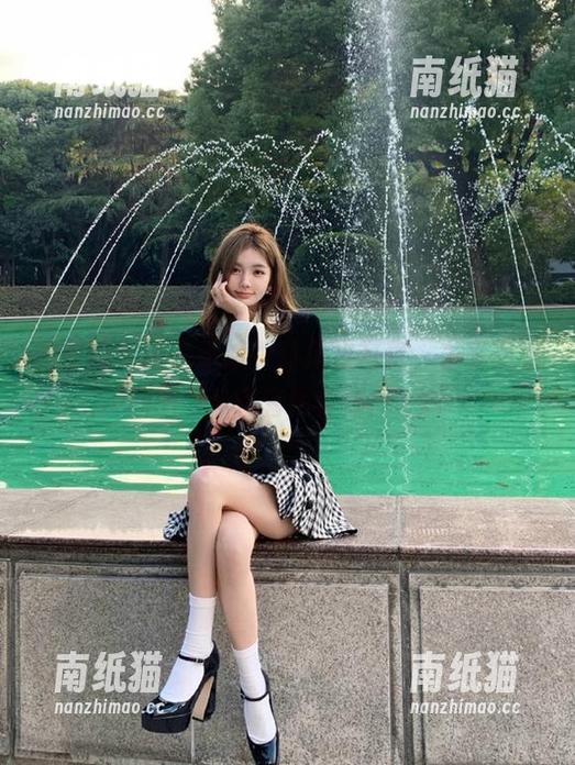 醇子小姨 微密圈 - 醇子小姨女仆风格写真,乐享高清原图与珍藏套图合集!.txt