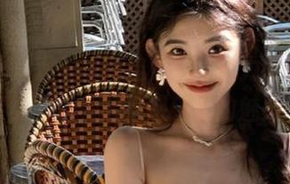微密圈 – 观看铁锤姐姐化身魅力女神，超精彩姿势图包一起来感受爱的魅力！.txt