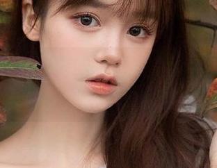 微密圈 – 在纯白的世界里，观看陈佩奇的写真展现无垠的魅力.txt